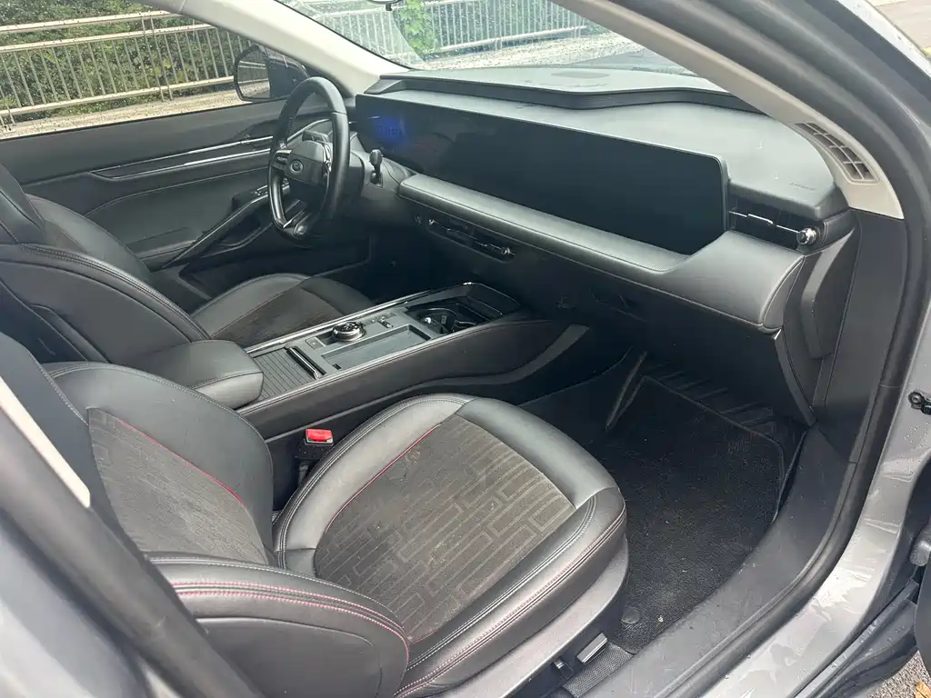 Ford Mondeo — миниатюра 9
