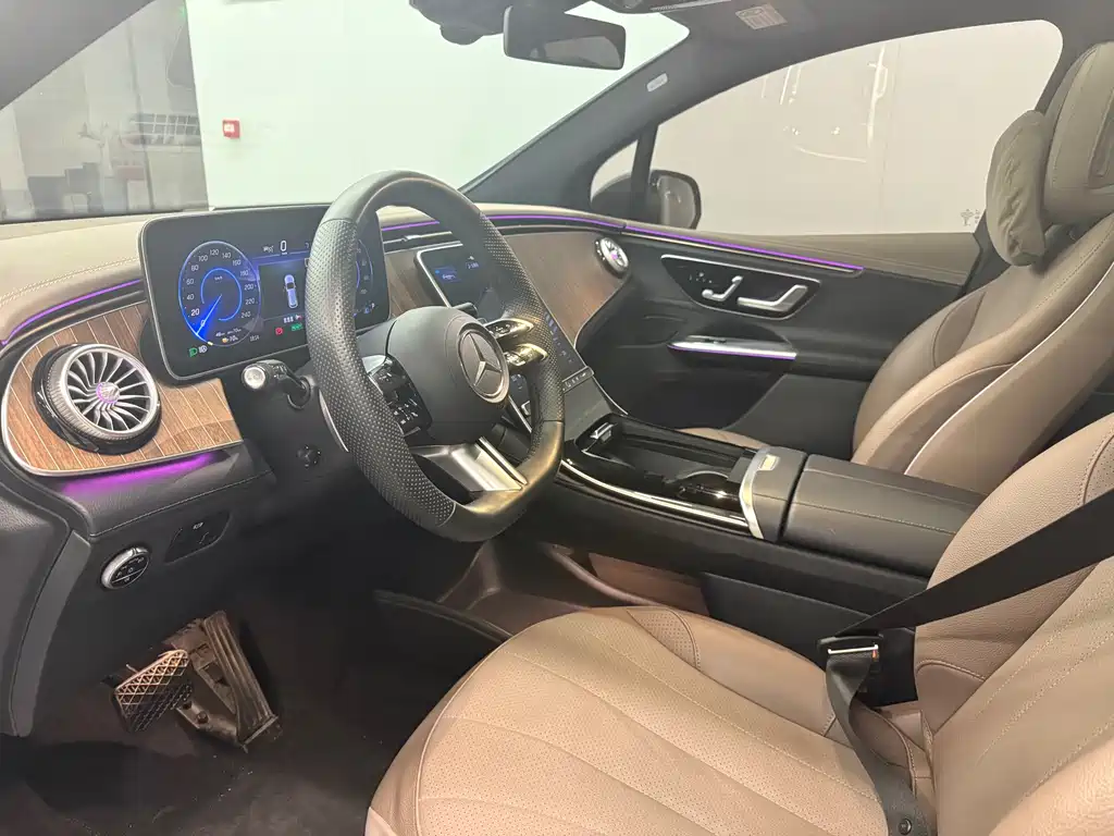 MERCEDES-BENZ EQE SUV