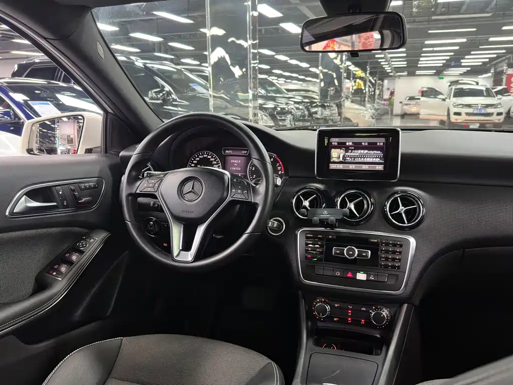 Mercedes-Benz A-Class (Import) — миниатюра 16