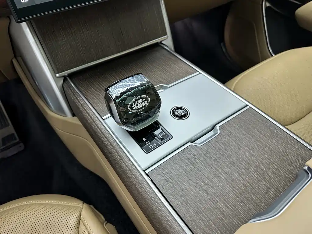 Land Rover Range Rover — миниатюра 8