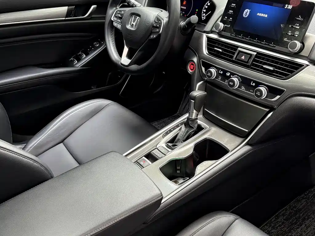 Honda Accord 2018 260TURBO Luxury V