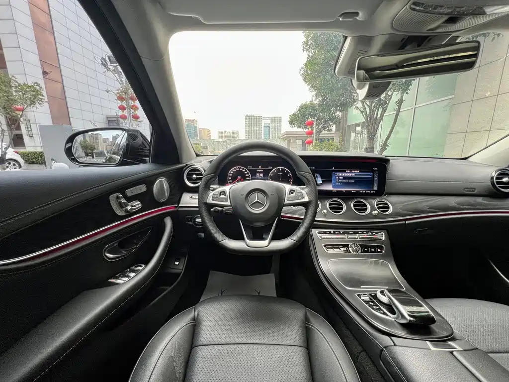 Mercedes-Benz E-Class — миниатюра 19