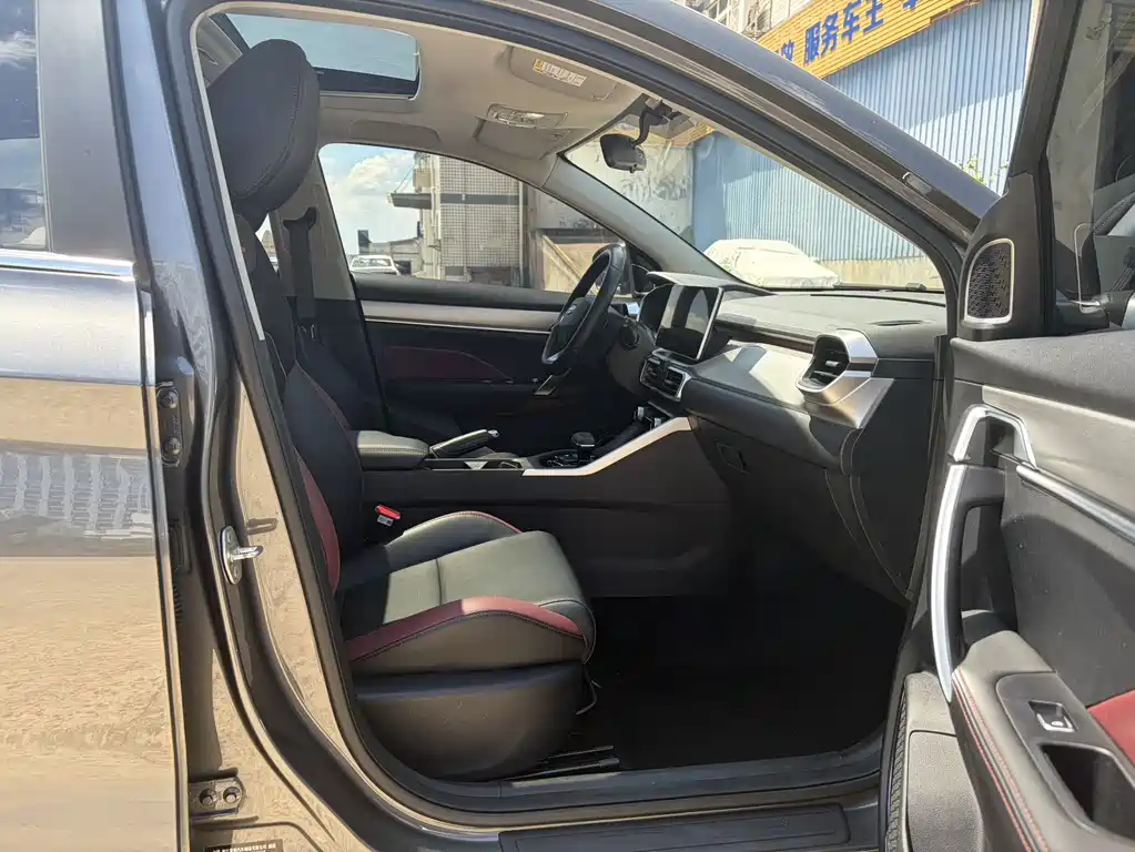 Geely Binyue — миниатюра 11