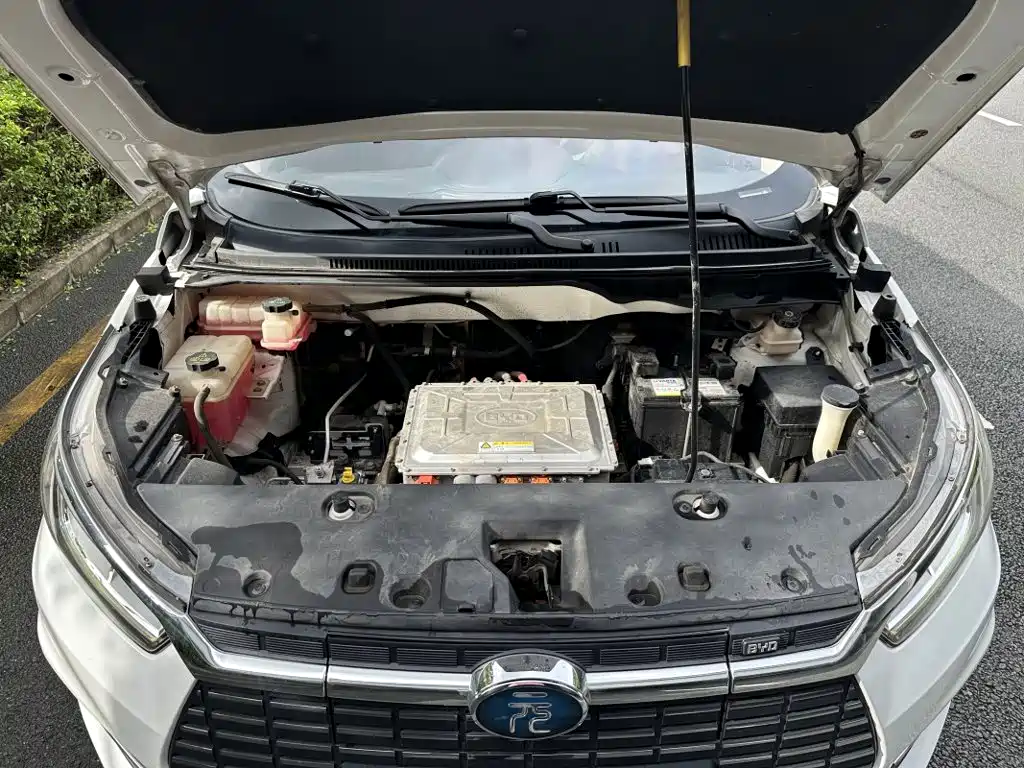 BYD Yuan EV — миниатюра 14