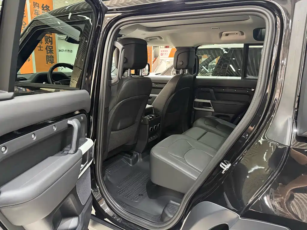 Land Rover Defender — миниатюра 5