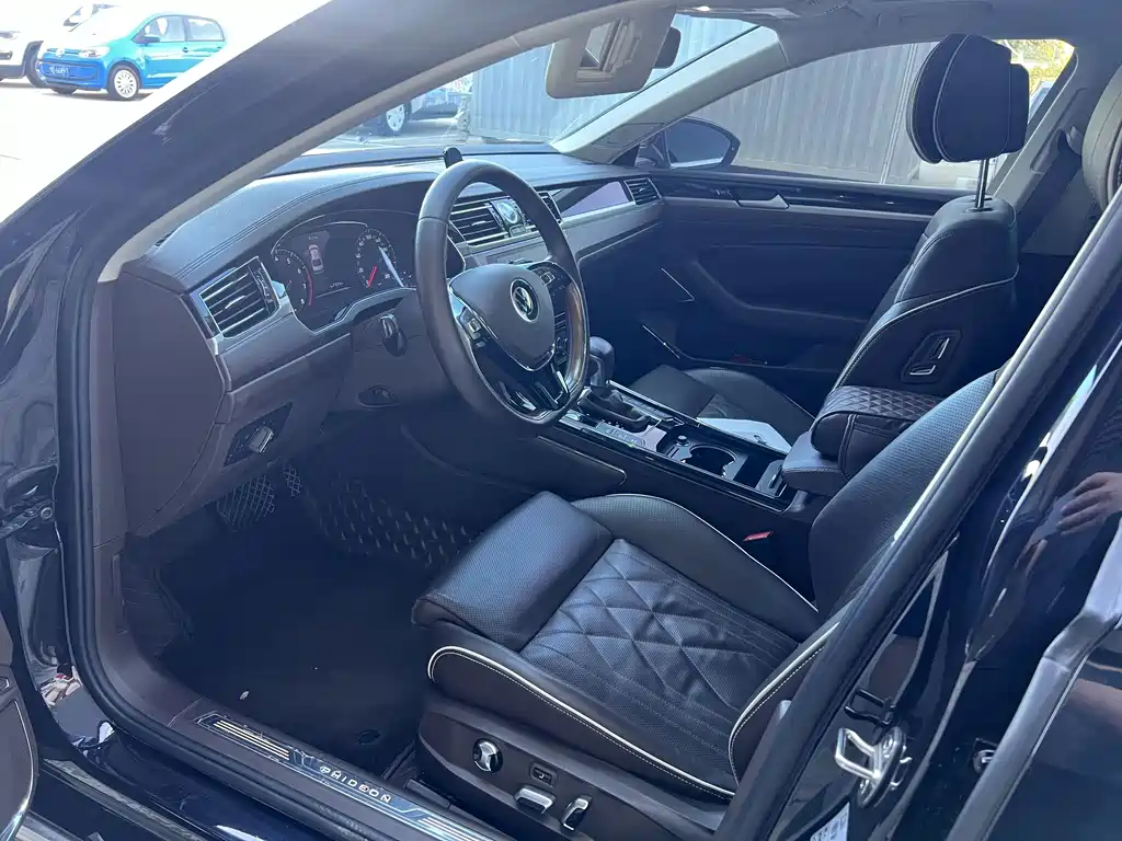 Volkswagen Phideon — миниатюра 9