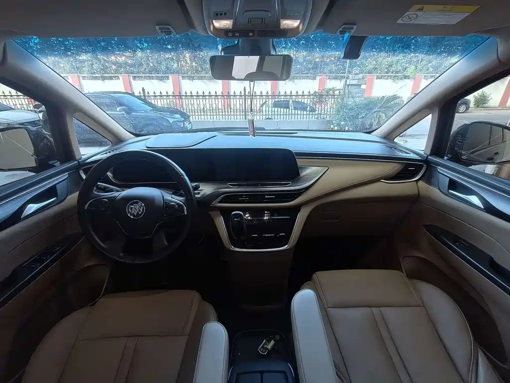 Buick GL8 — миниатюра 12