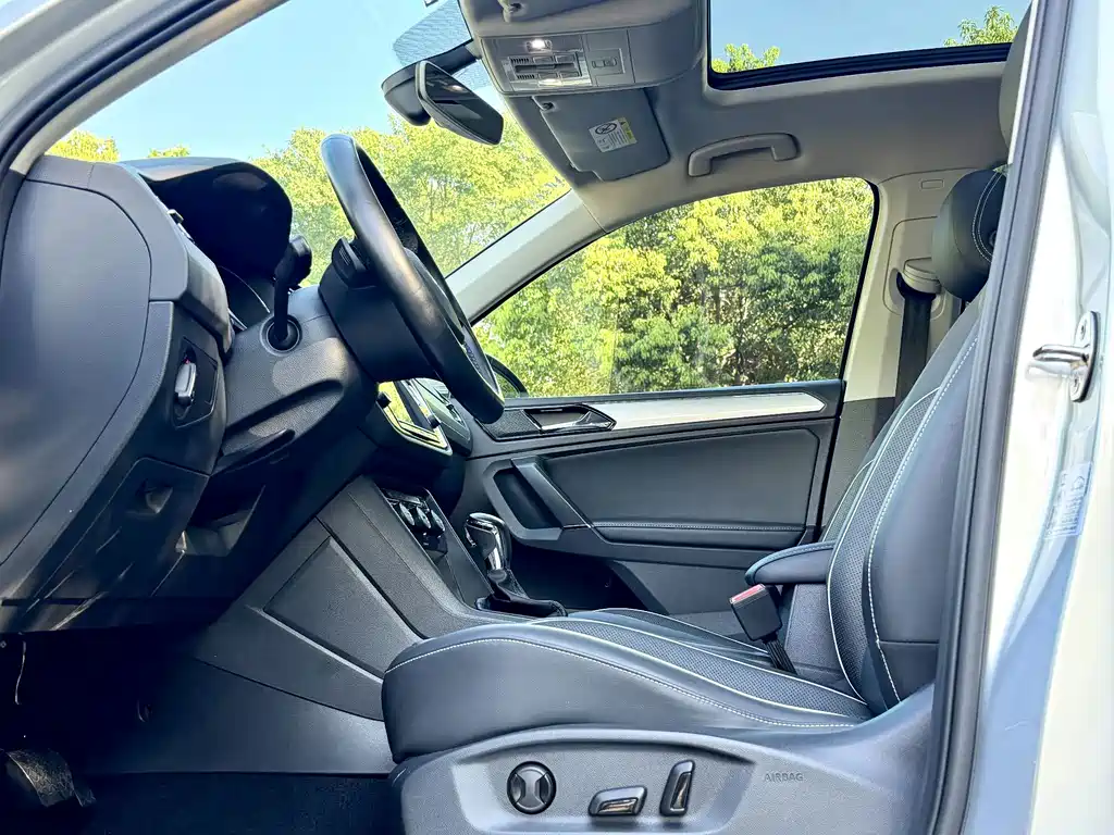 Volkswagen Tiguan L — миниатюра 6