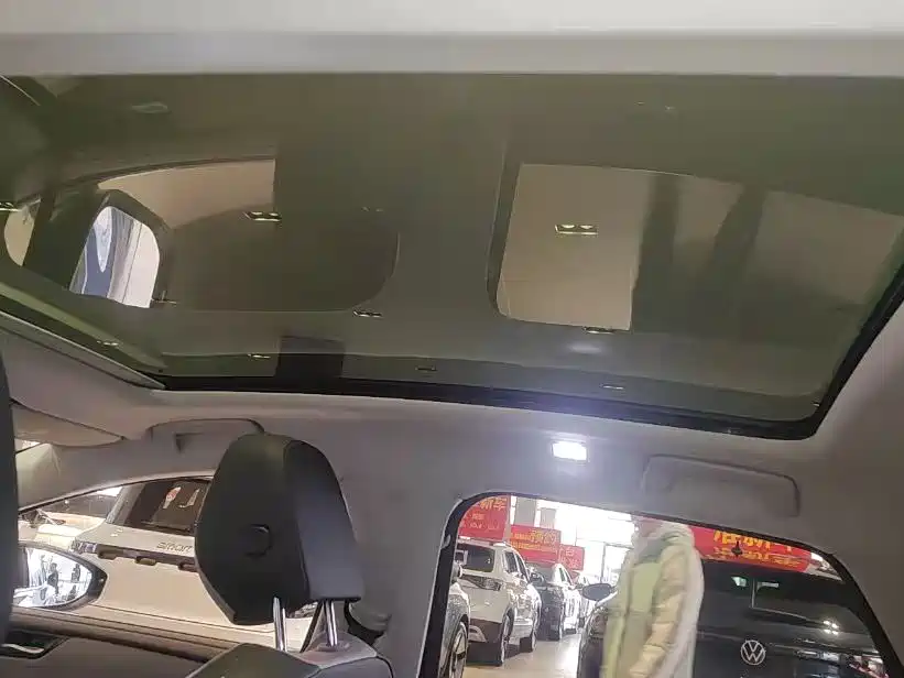 VOLKSWAGEN ID.7 VIZZION