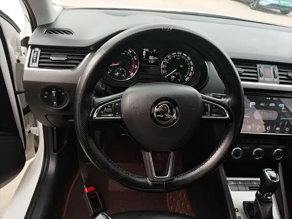 Skoda Octavia — миниатюра 11