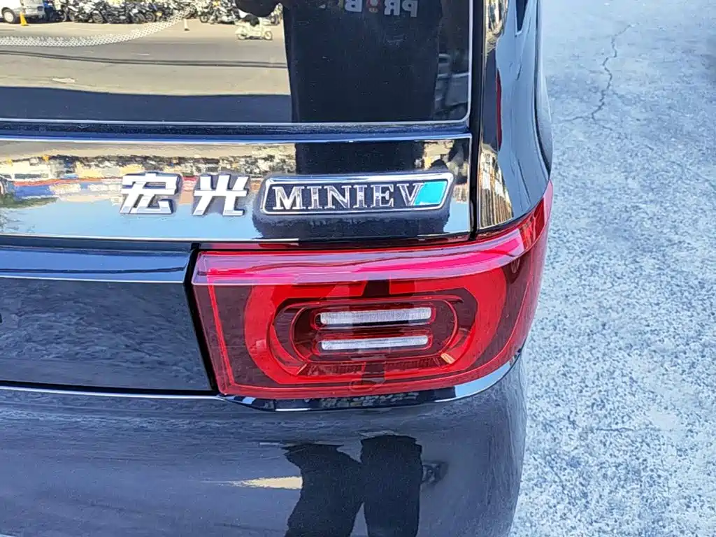 Wuling MINIEV — миниатюра 8