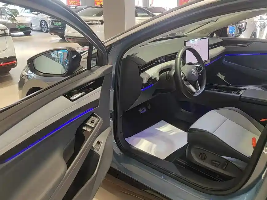 VOLKSWAGEN ID.7 VIZZION