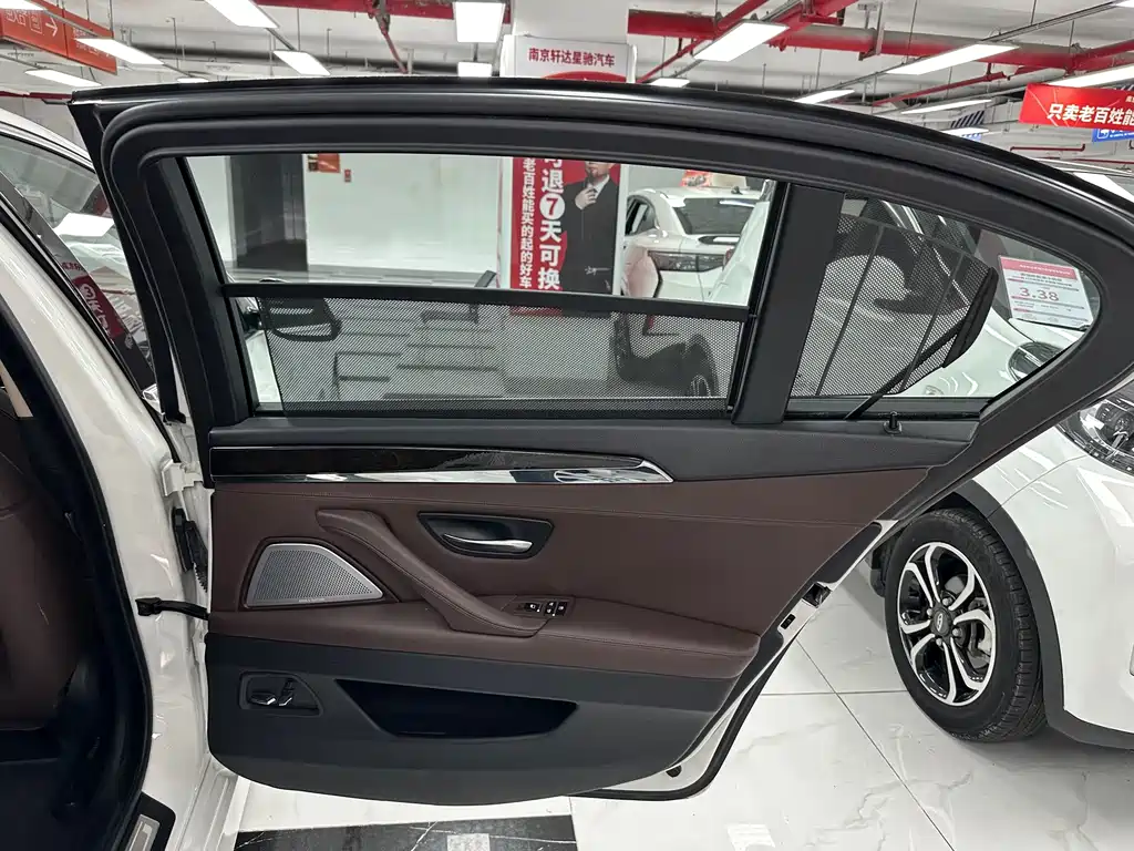 BMW 5 Series — миниатюра 36