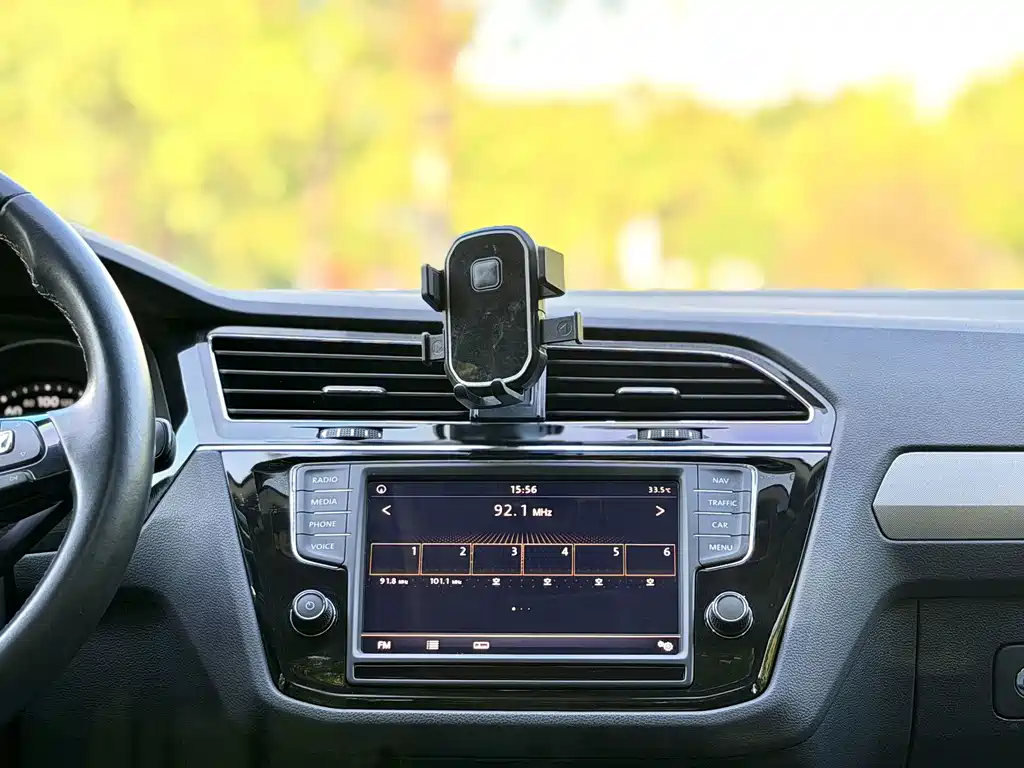 Volkswagen Tiguan L — миниатюра 10