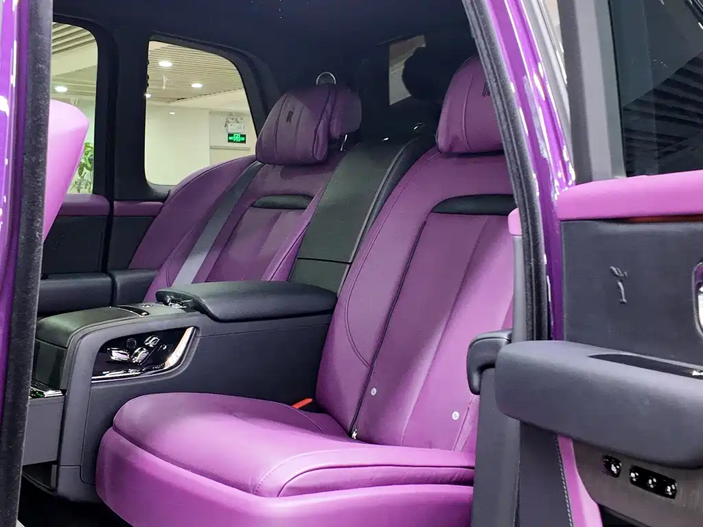 Rolls-Royce Cullinan 2024 мест