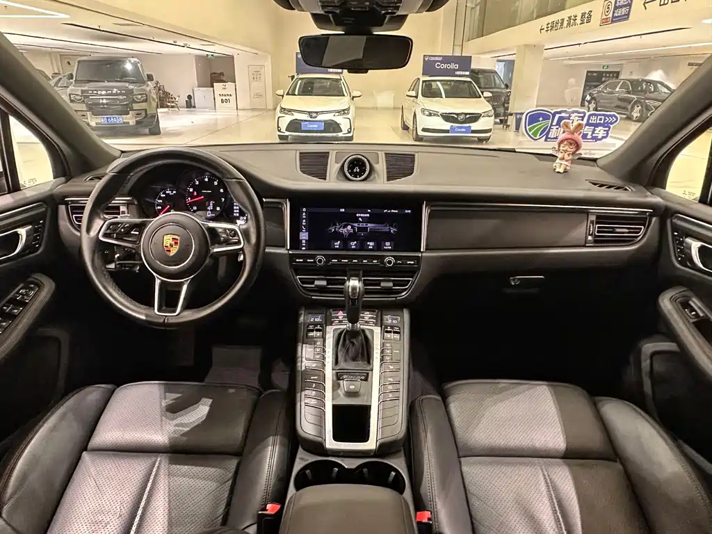 Porsche Macan — миниатюра 14