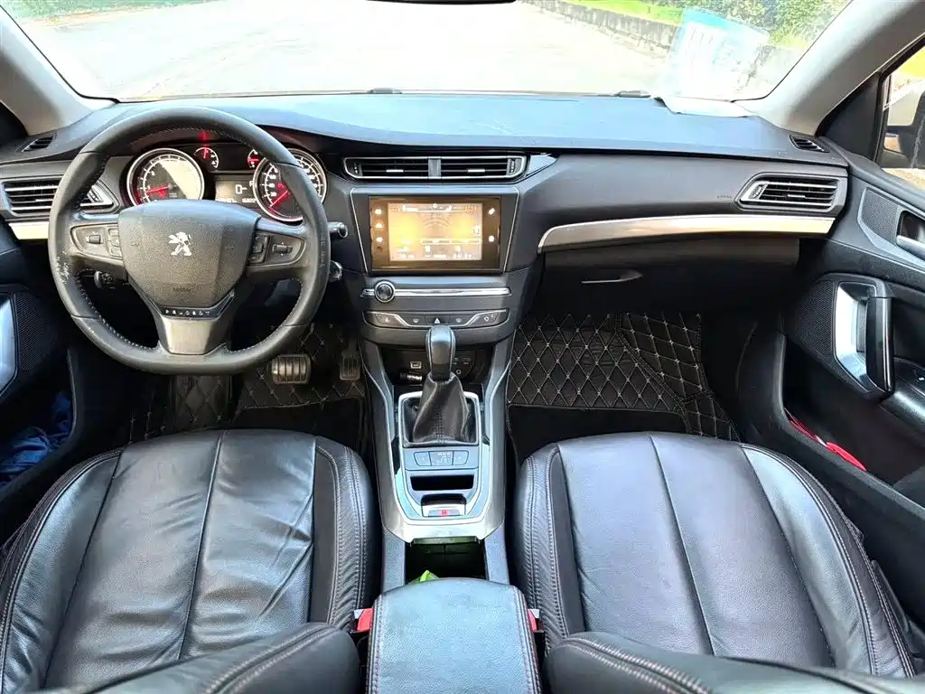 Peugeot 408 2014 1.8L AT Luxury
