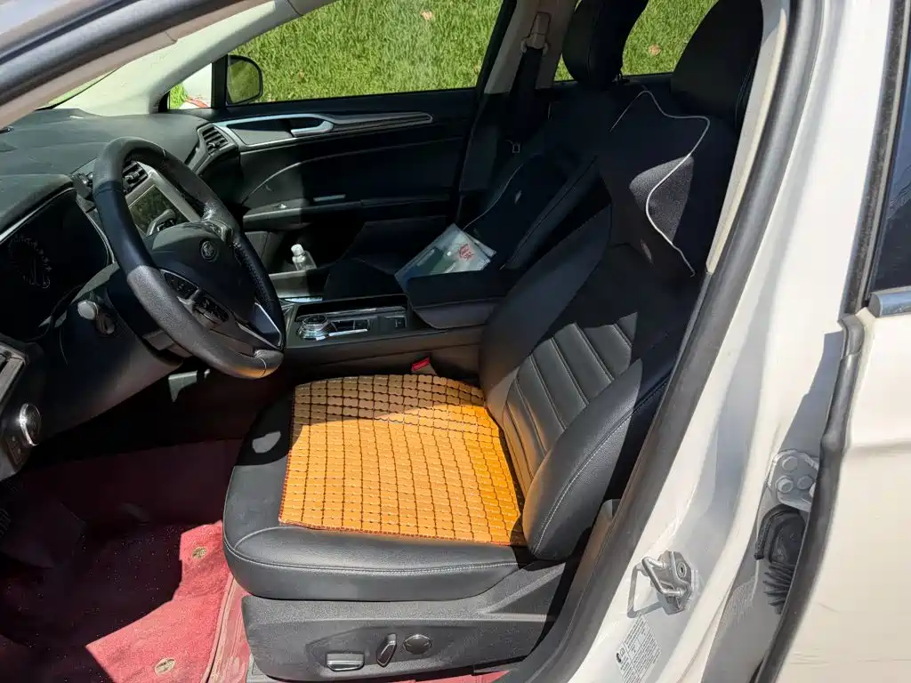 Ford Mondeo — миниатюра 8