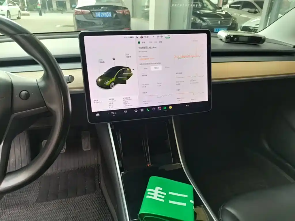Tesla Model 3 — миниатюра 13