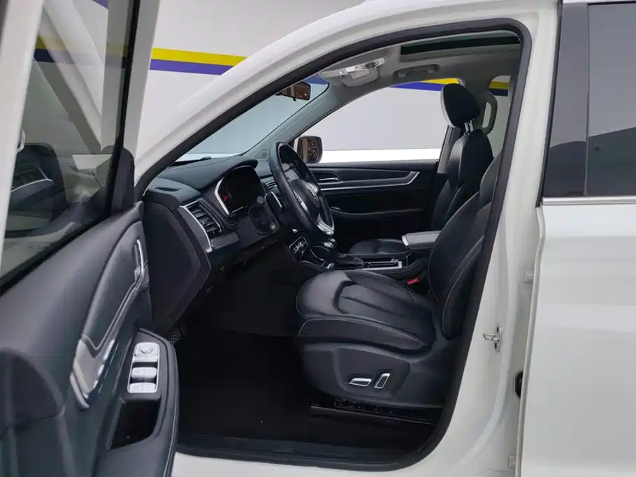 Roewe RX8 — миниатюра 9