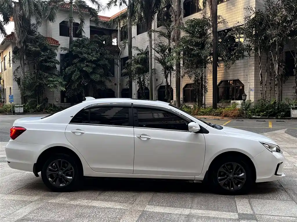 BYD Qin NEV — миниатюра 10