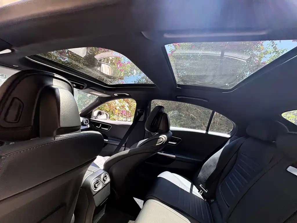 Mercedes-Benz C-Class — миниатюра 8