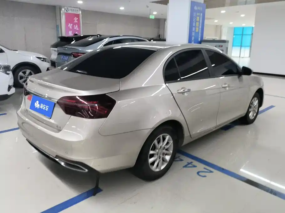 Geely Emgrand — миниатюра 3