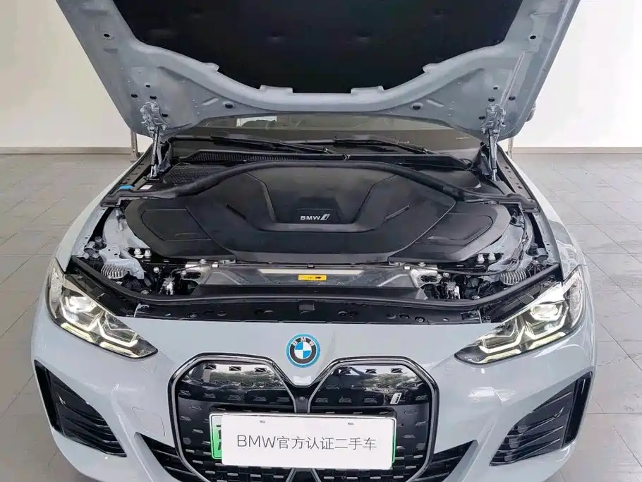 BMW i4 — миниатюра 13