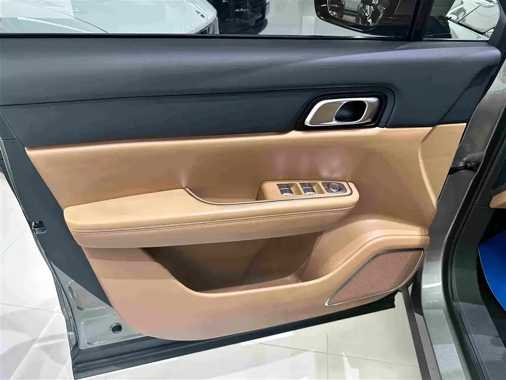 Li Auto Li ONE — миниатюра 6