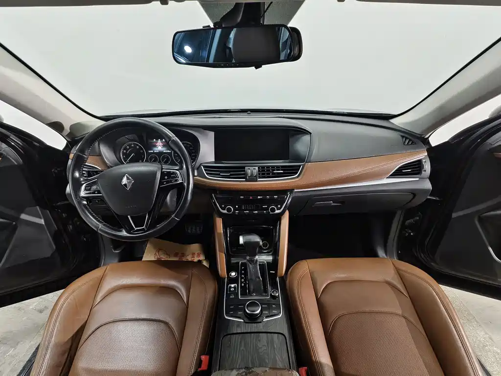 Borgward BX7 — миниатюра 9