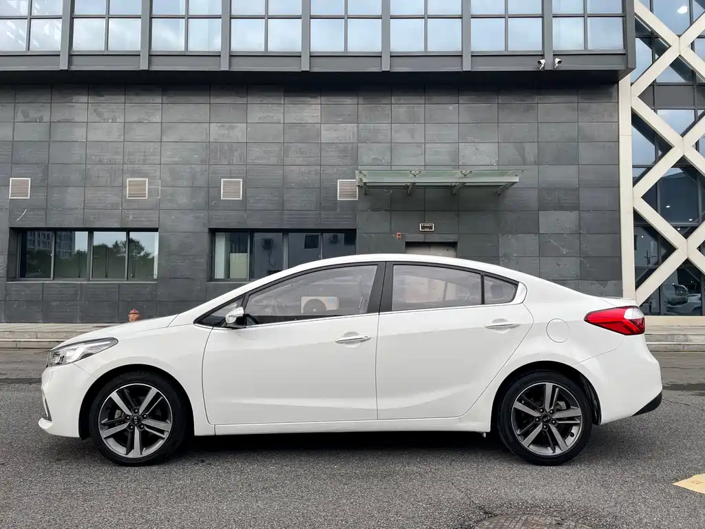 Kia K3 — миниатюра 5