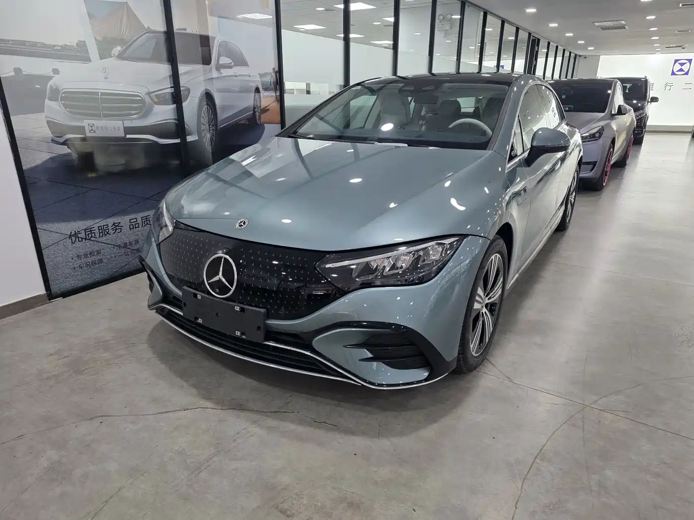 奔驰EQE 2025款 500 4MATIC 豪华版 2025