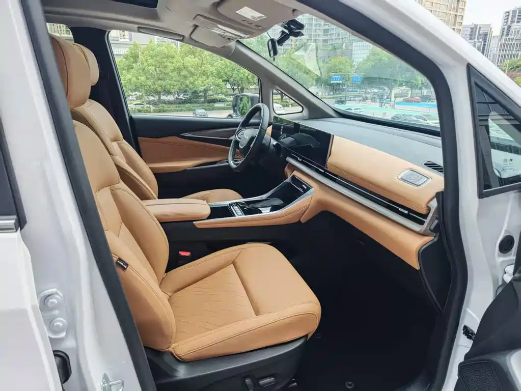 MAXUS G50 PHEV — миниатюра 9
