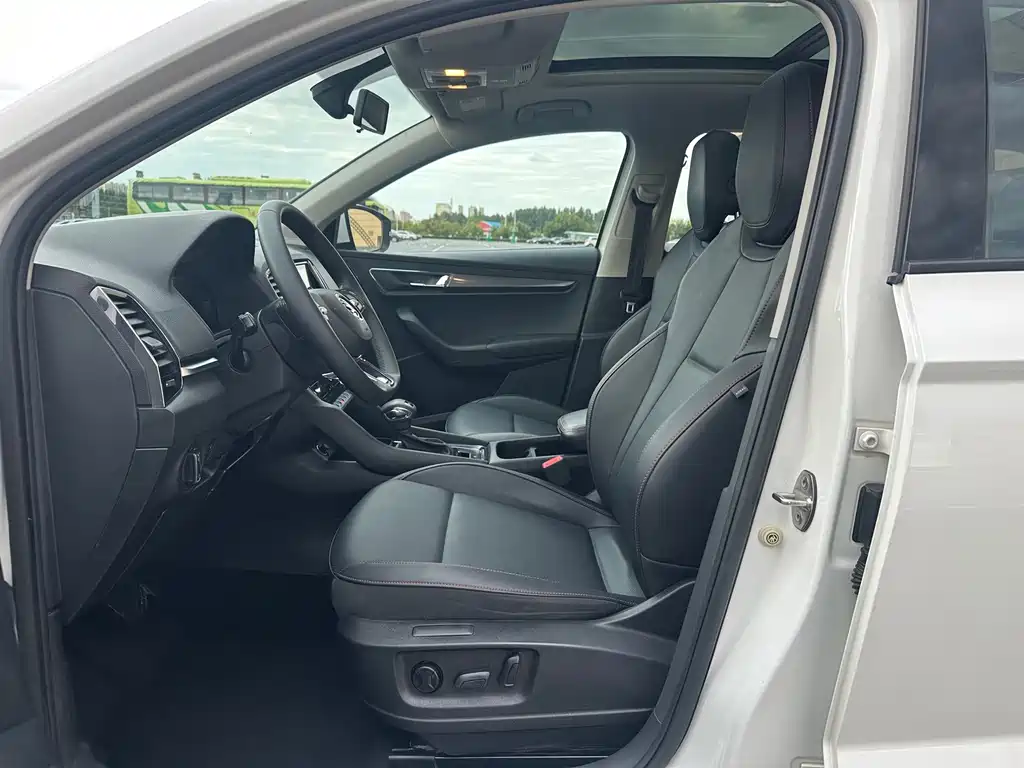 Skoda Karoq — миниатюра 4