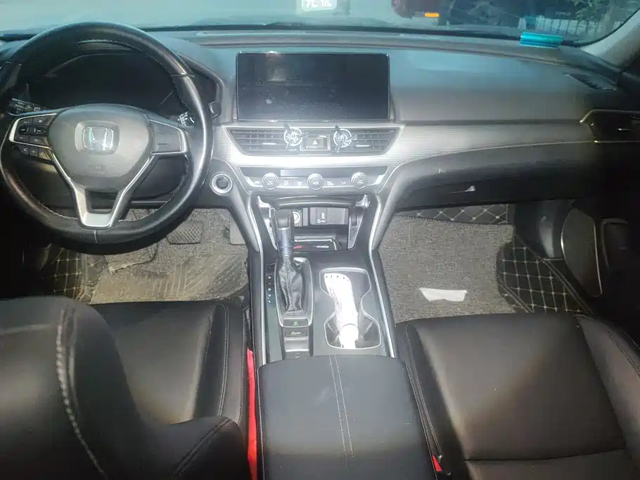 Honda Accord — миниатюра 12