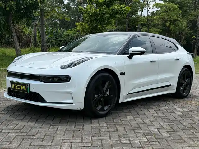 2022 Zeekr 001