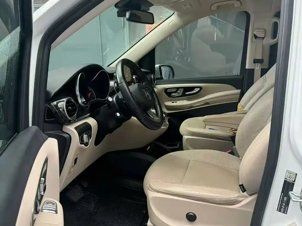 Mercedes-Benz V-Class — миниатюра 2