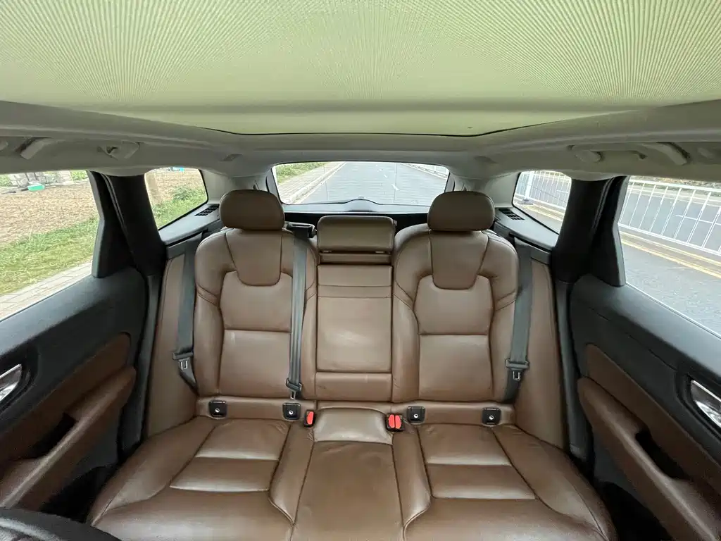 Volvo XC60 T5 4WD Smart Vision Luxury Edition, фото 23