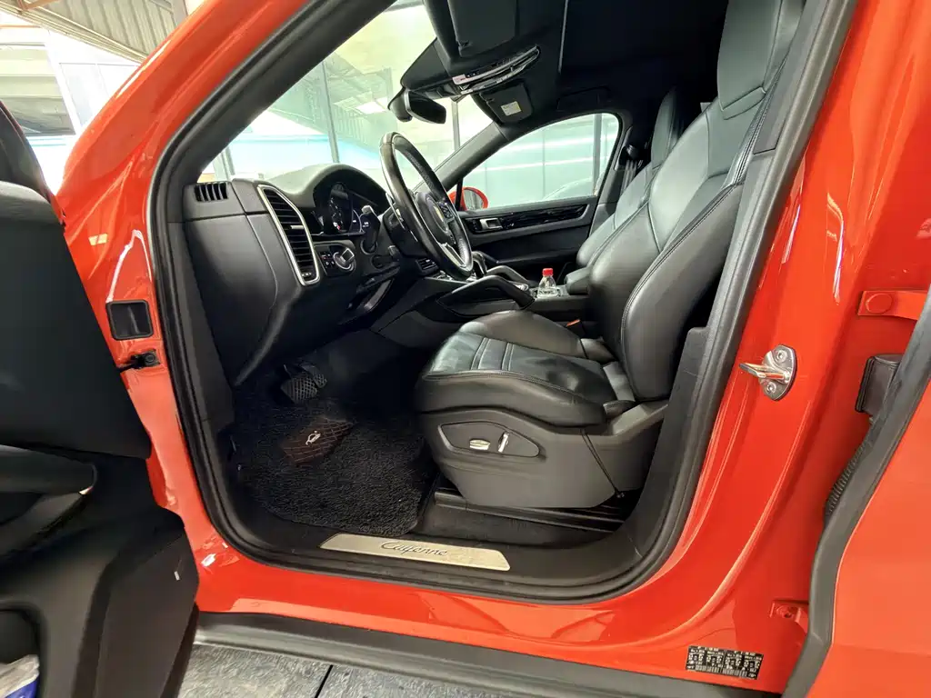 Porsche Cayenne — миниатюра 11