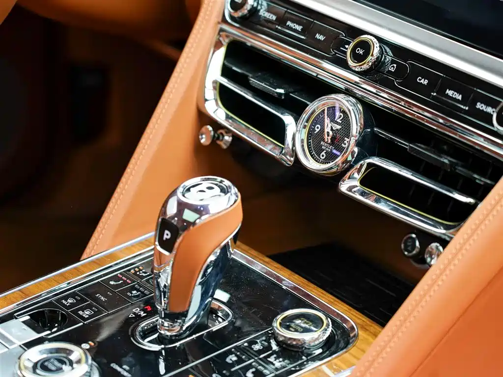 BENTLEY FLYING SPUR PLUG IN HYBRID