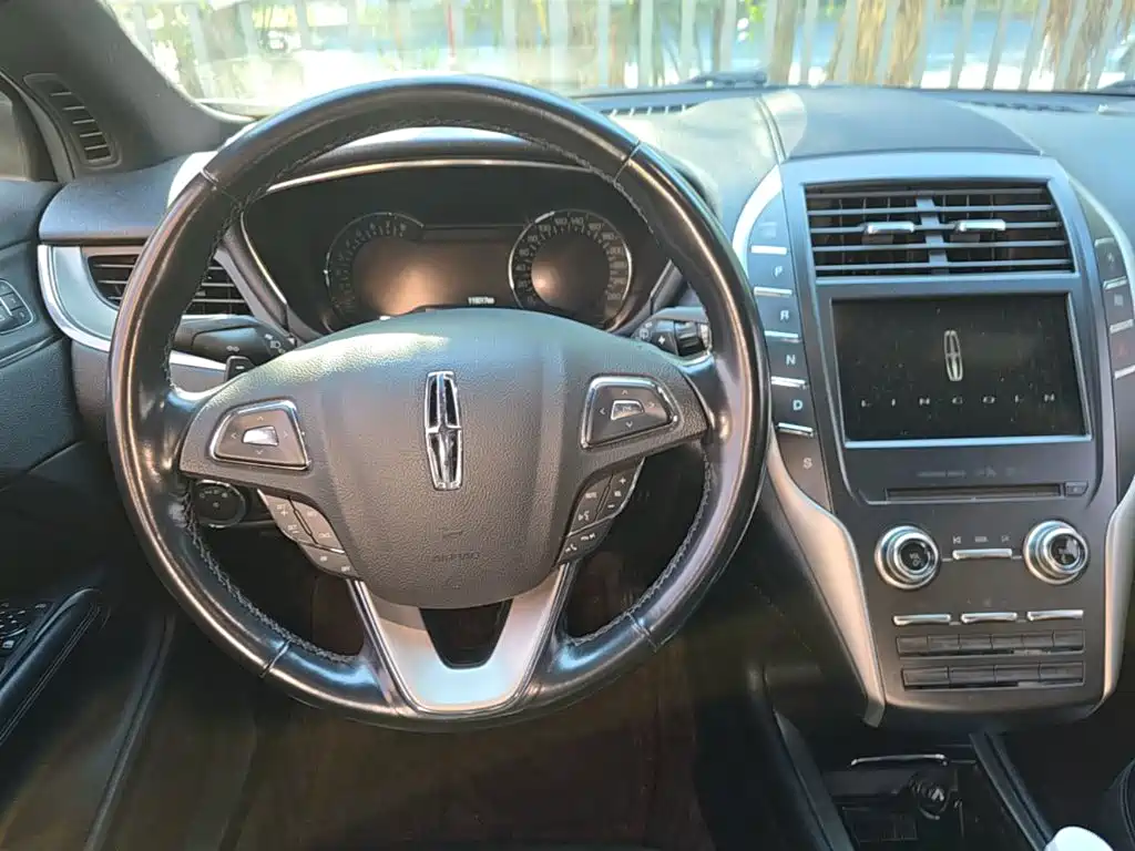 Lincoln MKC — миниатюра 11