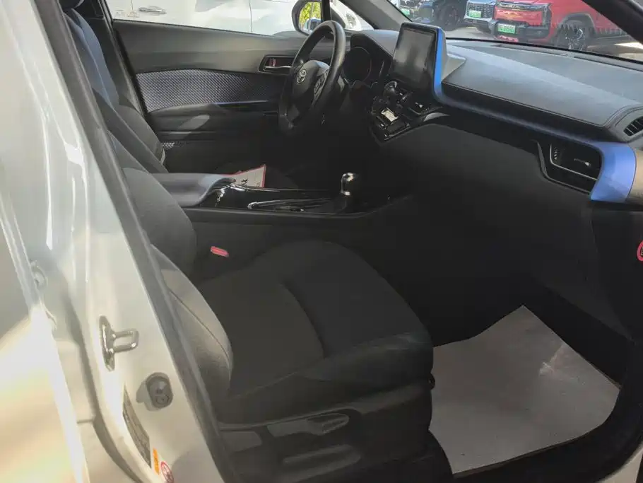 Toyota C-HR — миниатюра 8