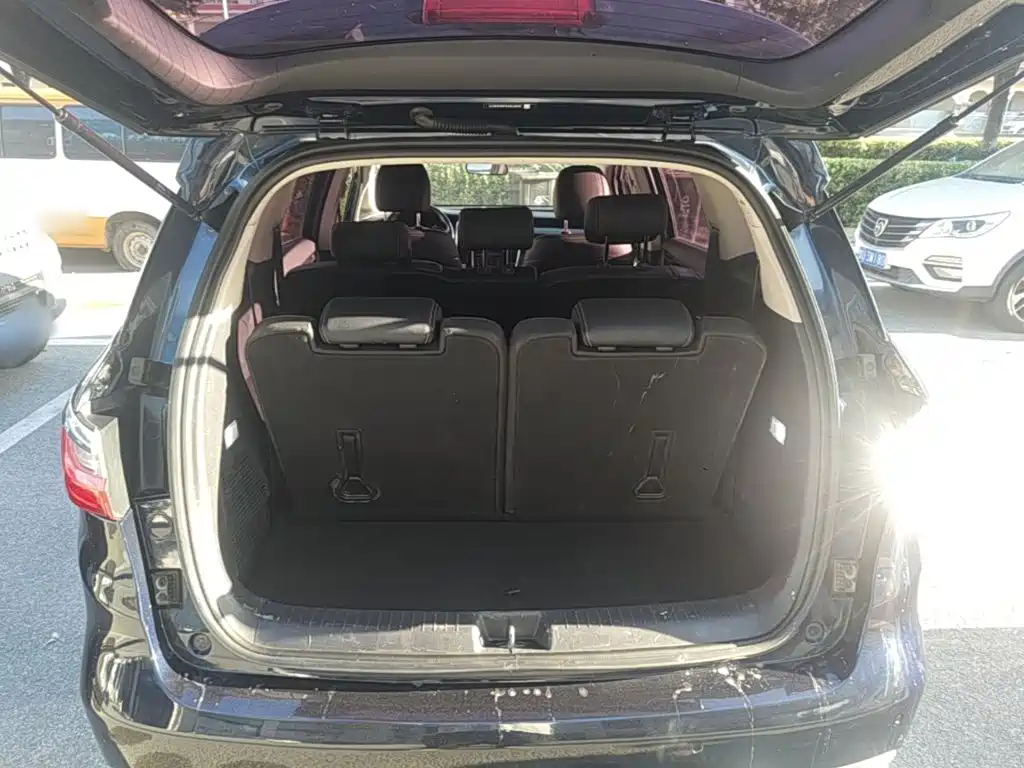BYD MAX — миниатюра 19