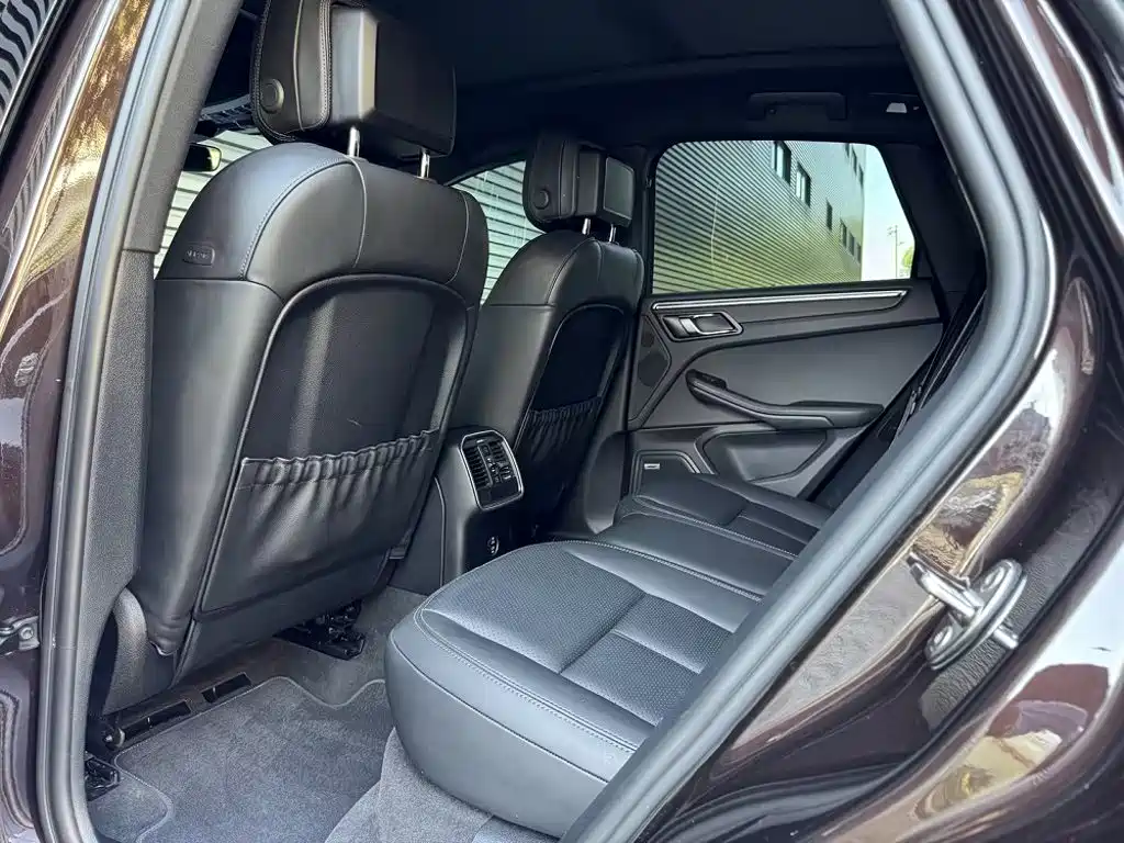 Porsche Macan — миниатюра 8