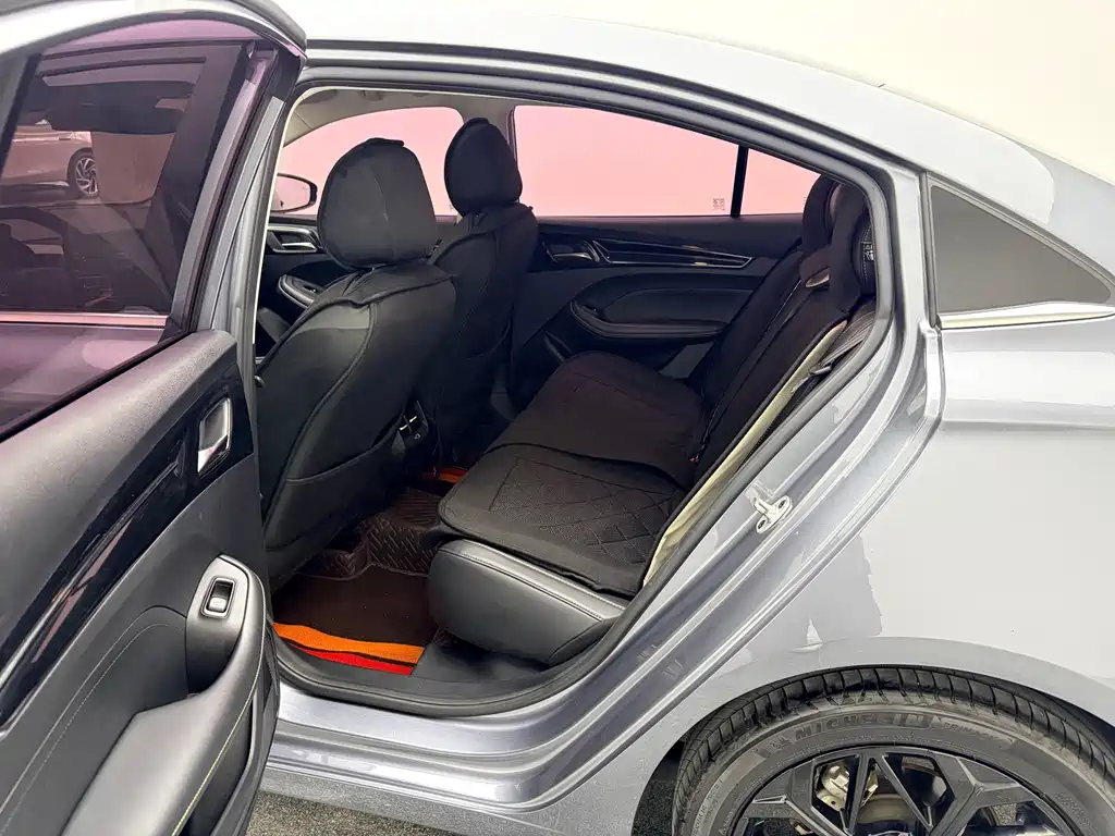Roewe i5 — миниатюра 10