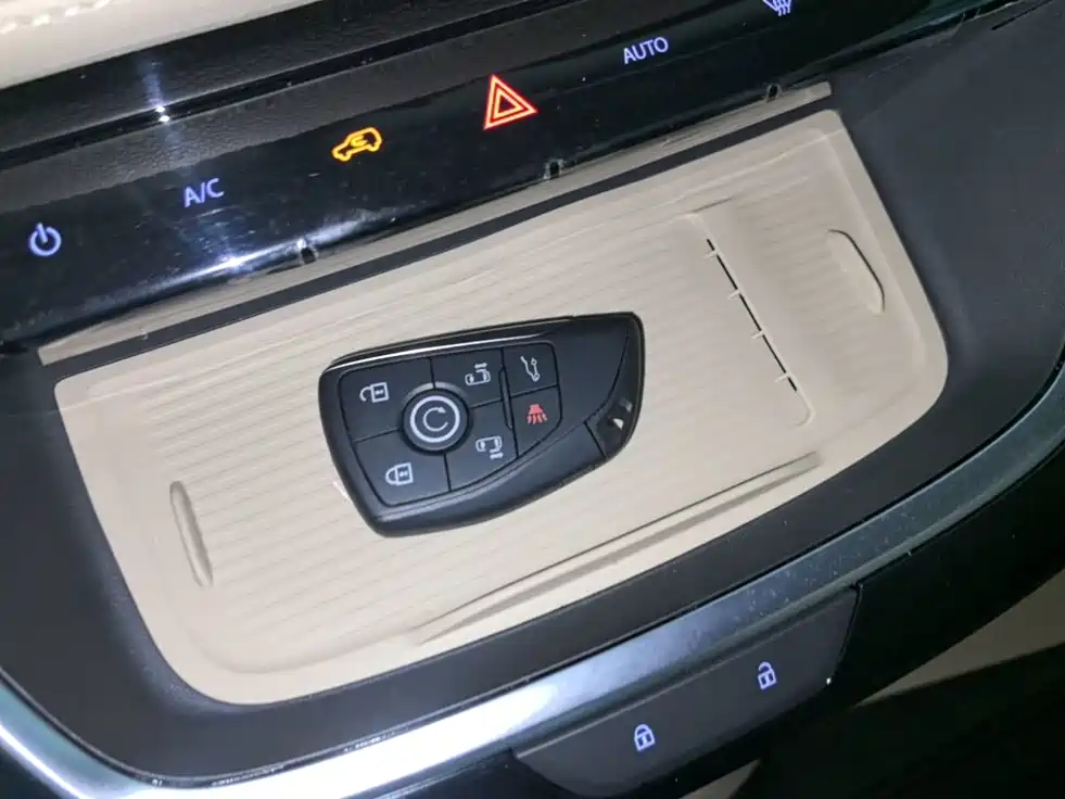 Buick GL8 Hybrid — миниатюра 9