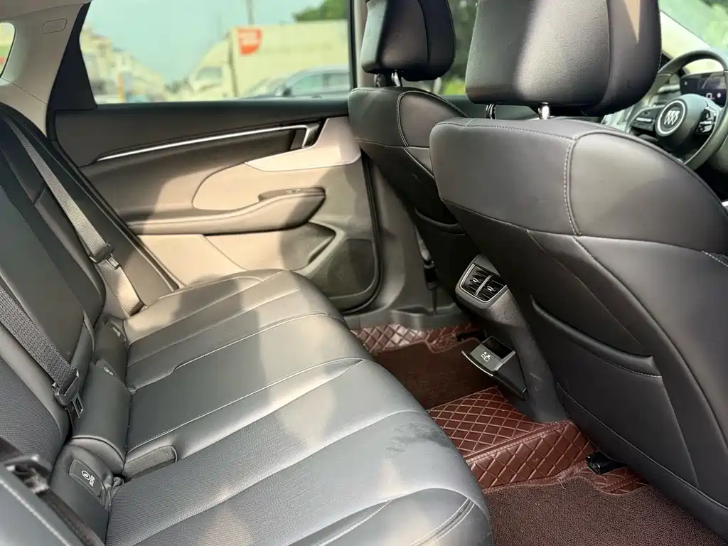 Buick LaCrosse — миниатюра 13