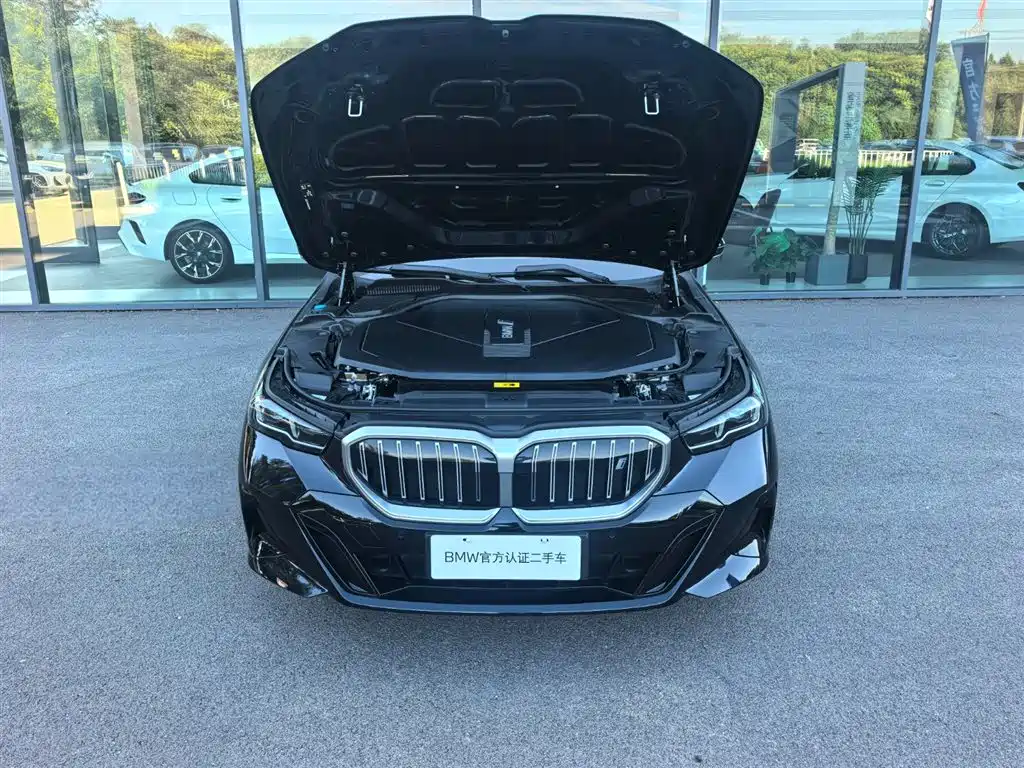 BMW i5 — миниатюра 21
