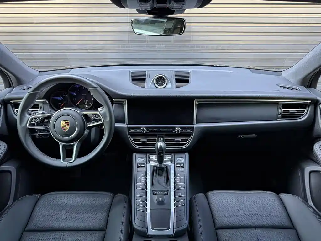 Porsche Macan — миниатюра 5