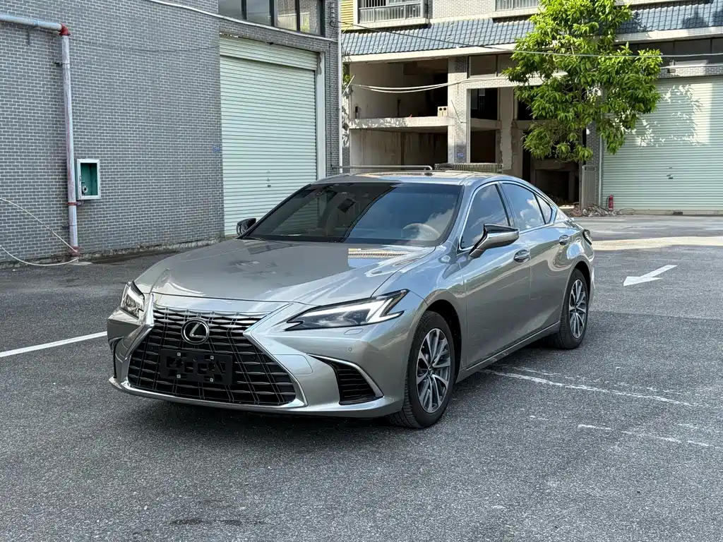 Lexus ES 2025 300h Premium